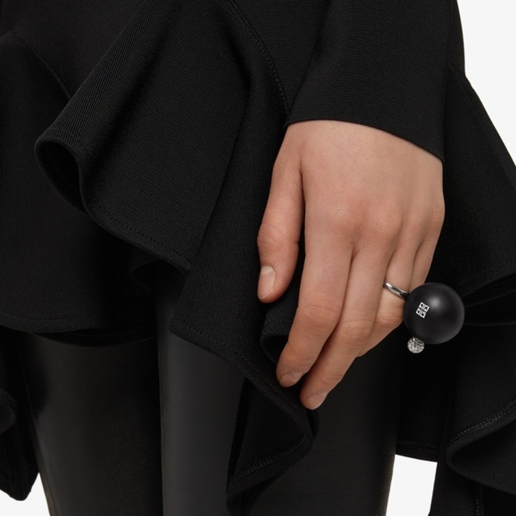 Givenchy 4G PEARL RING WITH CRYSTALS - BLACK - NEW WITH TAGS - Picture 5 of 12